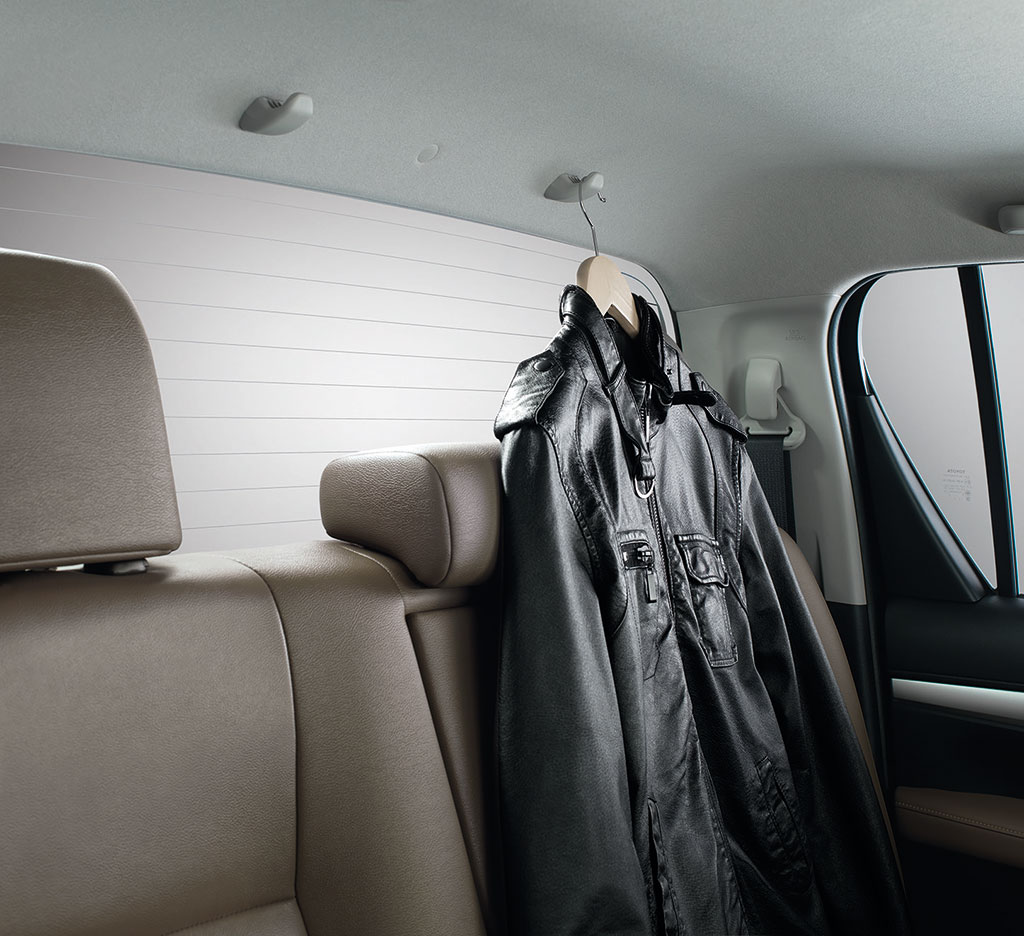 Toyota Revo Double Cab Prerunner 2x4 2.7E AT โตโยต้า รีโว่ ปี 2015 : ภาพที่ 10
