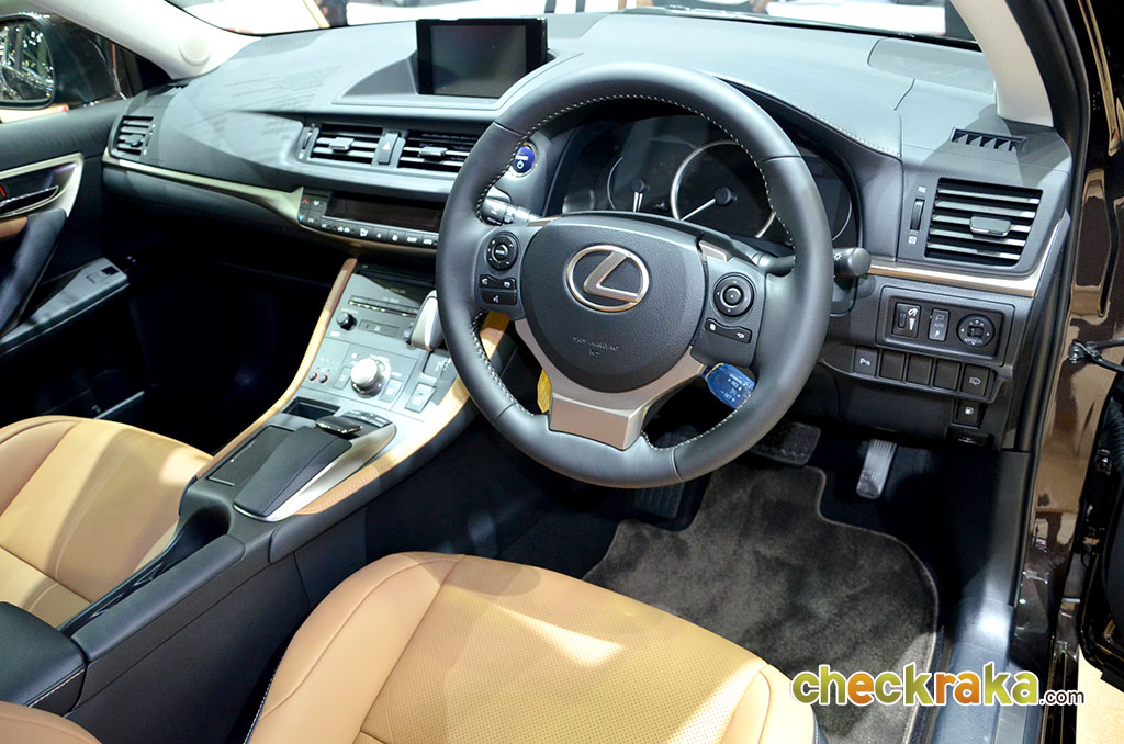 Lexus CT200h Luxury (Fabric) เลกซัส ซีที200เอช ปี 2014 : ภาพที่ 13