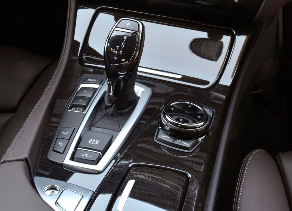BMW Series 5 525d Luxury บีเอ็มดับเบิลยู ซีรีส์5 ปี 2014 : ภาพที่ 8