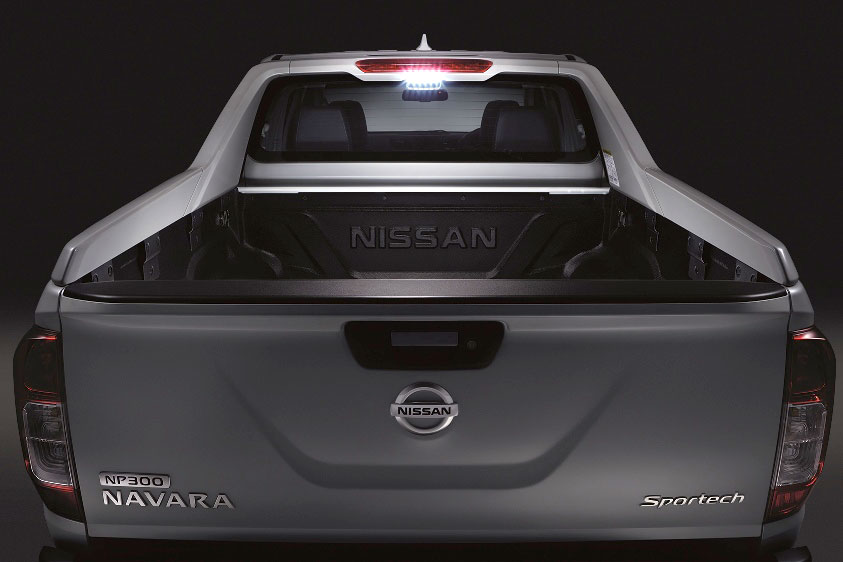 Nissan Navara NP300 Double Cab 4WD VL Sportech 7AT นิสสัน นาวาร่า ปี 2015 : ภาพที่ 5