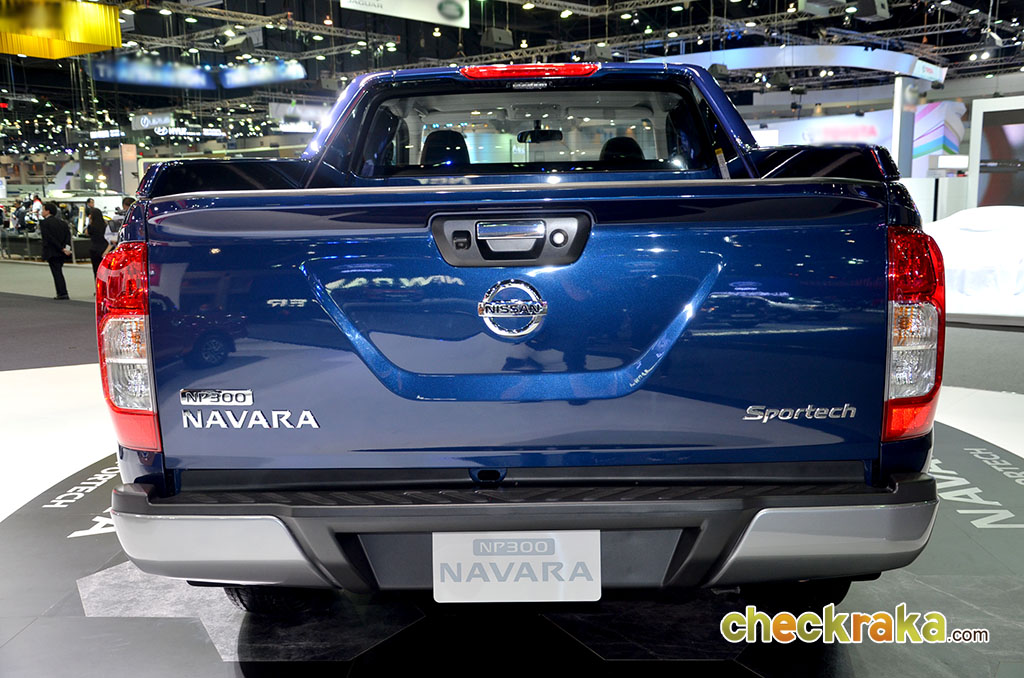 Nissan Navara NP300 King Cab Calibre EL Sportech 6MT นิสสัน นาวาร่า ปี 2015 : ภาพที่ 8