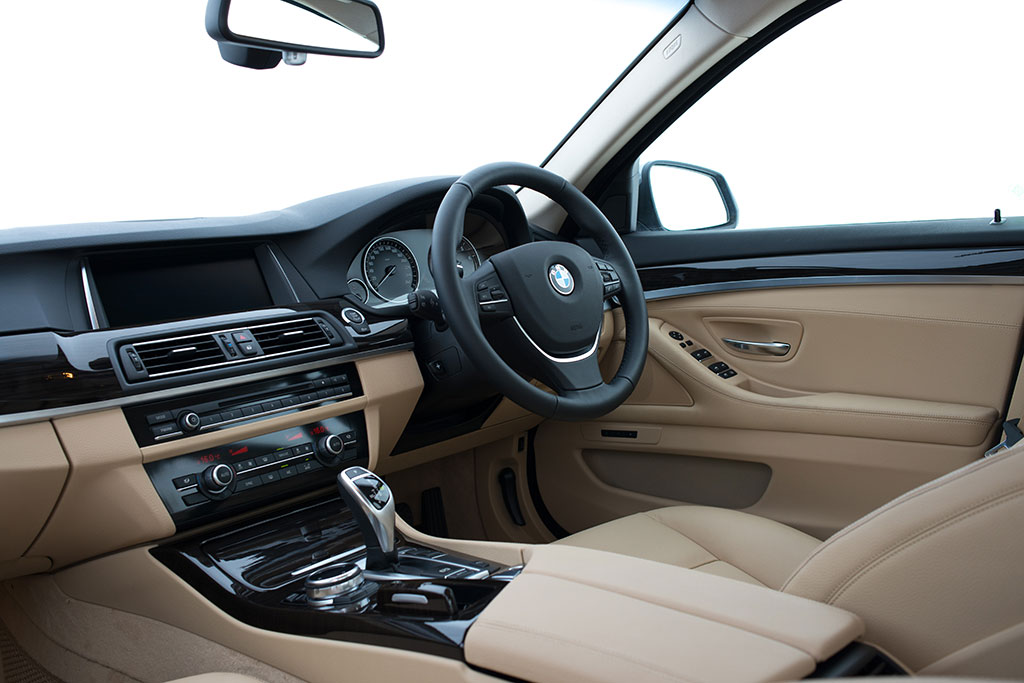 BMW Series 5 528i Luxury บีเอ็มดับเบิลยู ซีรีส์5 ปี 2014 : ภาพที่ 6