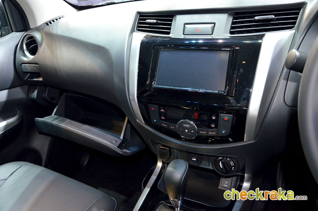Nissan Navara King Cab Calibre V 7AT 18MY นิสสัน นาวาร่า ปี 2018 : ภาพที่ 9