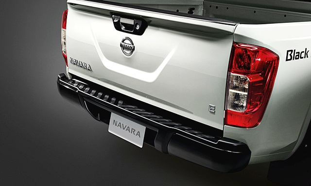 Nissan Navara NP300 King Cab Calibra E 6 MT Black Edition นิสสัน นาวาร่า ปี 2019 : ภาพที่ 6