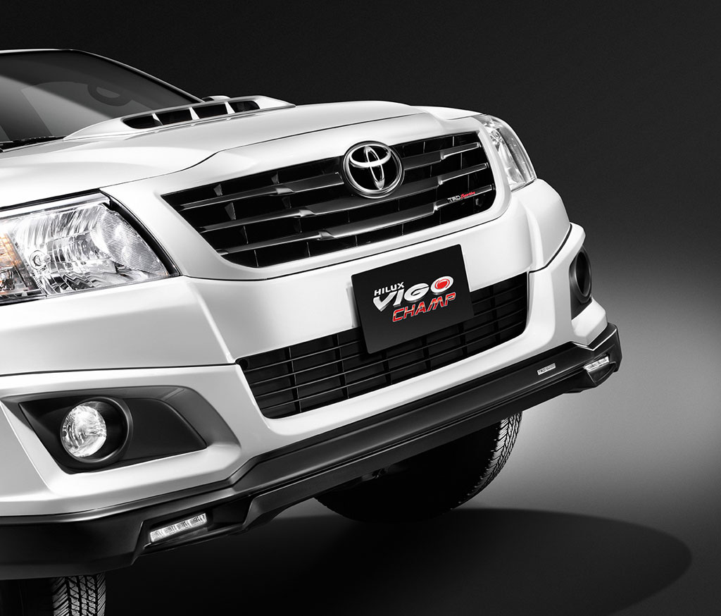 Toyota Hilux Vigo Champ Double Cab Prerunner 2.5E ABS TRD Sportivo II โตโยต้า ไฮลักซ์ วีโก้แชมป์ ปี 2014 : ภาพที่ 2