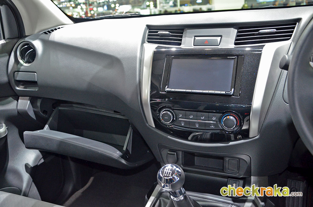 Nissan Navara NP300 King Cab Calibre EL Sportech 6MT นิสสัน นาวาร่า ปี 2015 : ภาพที่ 12