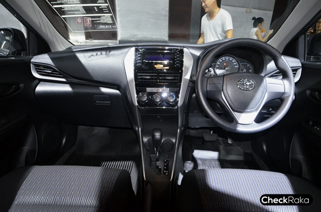 Toyota Yaris ATIV 1.2 J โตโยต้า ยาริส ปี 2017 : ภาพที่ 6