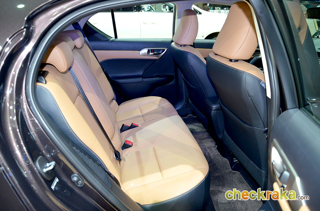 Lexus CT200h Luxury (Fabric) เลกซัส ซีที200เอช ปี 2014 : ภาพที่ 16