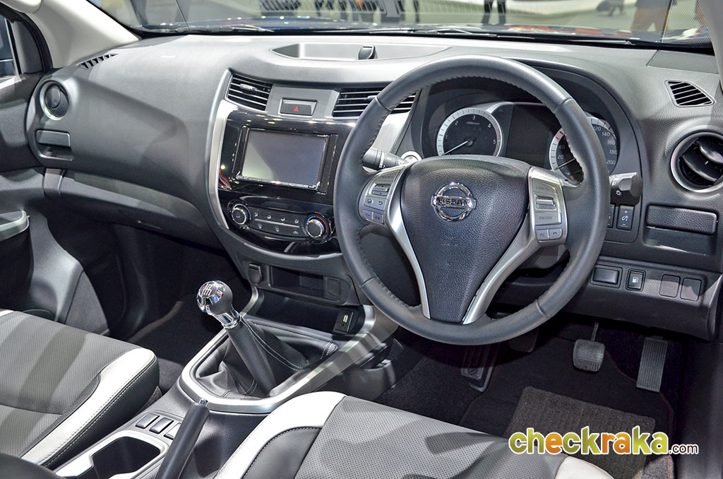 Nissan Navara NP300 King Cab Calibre EL Sportech 6MT นิสสัน นาวาร่า ปี 2015 : ภาพที่ 11