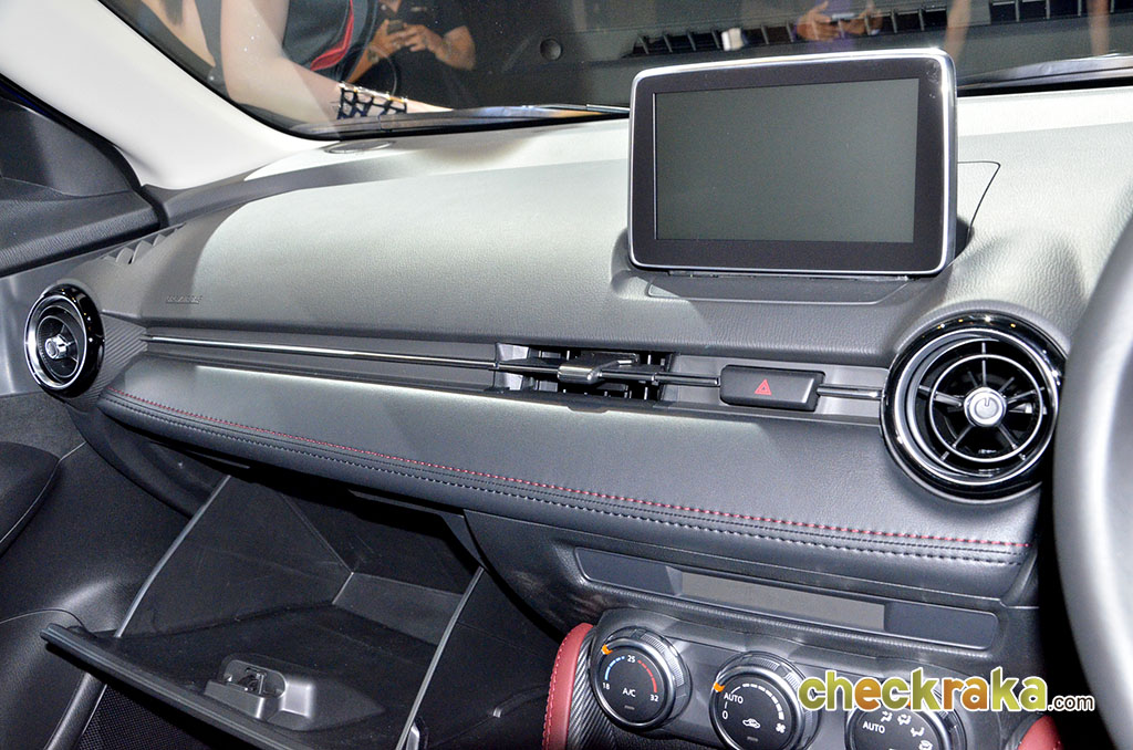 Mazda CX-3 2.0 SP มาสด้า ซีเอ็กซ์-3 ปี 2015 : ภาพที่ 15