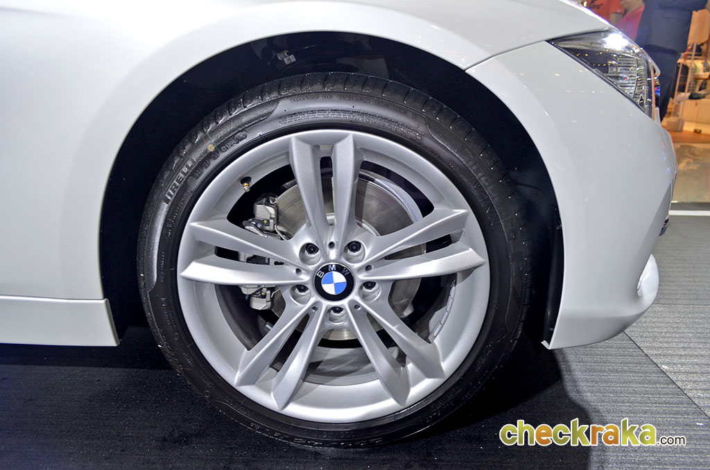 BMW Series 3 320d Celebration Edition บีเอ็มดับเบิลยู ซีรีส์3 ปี 2016 : ภาพที่ 3