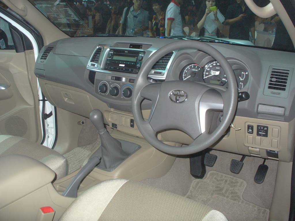 Toyota Hilux Vigo Champ Smart Cab 4x2 2.5G (VNT) โตโยต้า ไฮลักซ์ วีโก้แชมป์ ปี 2012 : ภาพที่ 16