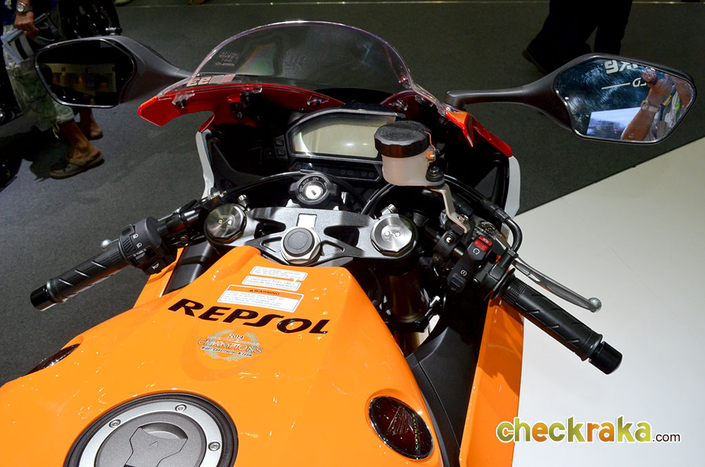 Honda CBR 1000RR Repsol ฮอนด้า ซีบีอาร์ ปี 2014 : ภาพที่ 10