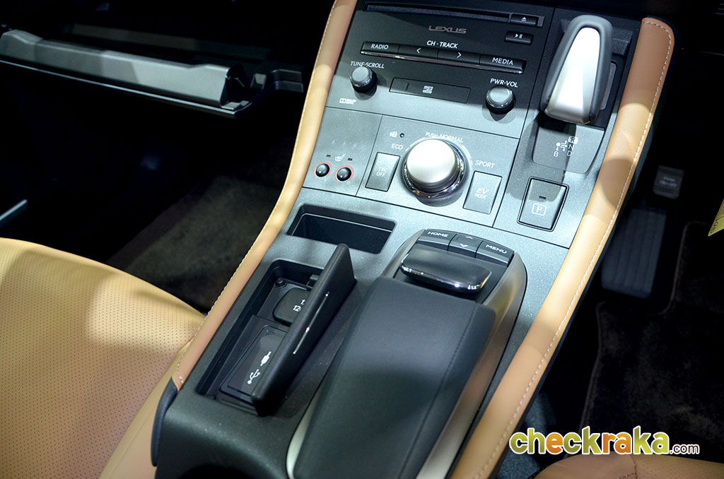 Lexus CT200h Luxury (Fabric) เลกซัส ซีที200เอช ปี 2014 : ภาพที่ 15