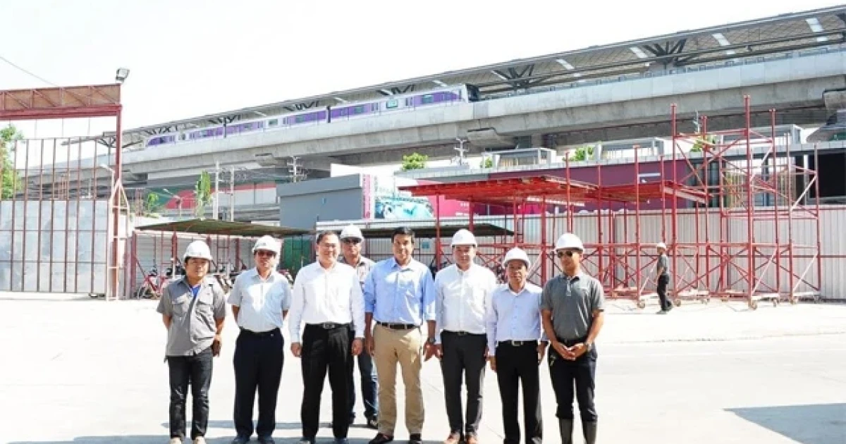 ชัชชาติ CEO Q House ลงตรวจคอนโดฯ ติด MRT สามแยกบางใหญ่ ที่พร้อมเปิดบริการในปีนี้