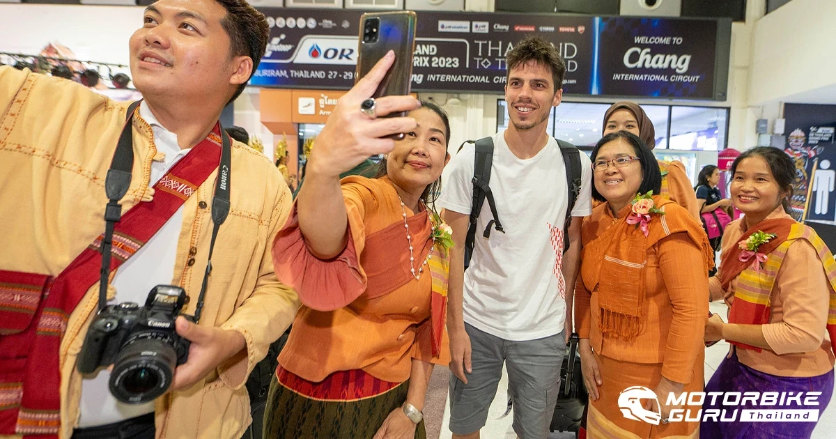เรซวีคเริ่มแล้ว! กองทัพนักแข่ง MotoGP เดินทางถึงบุรีรัมย์ เตรียมสู้ศึก ThaiGP2023