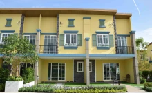 โกลเด้น ทาวน์ ศรีราชา-อัสสัมชัญ (Golden Town Sriracha - Assumption)