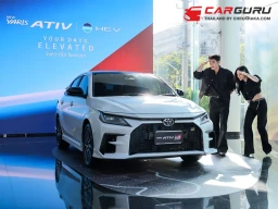 TOYOTA ส่งมอบ NEW YARIS ATIV HEV ให้กับพรีเซนเตอร์คู่ แอลลี่–อชิรญา และ โฟร์ท–ณัฐวรรธน์