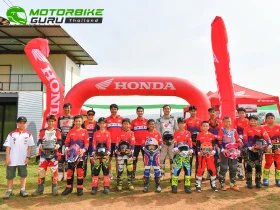 Honda ยกระดับนักแข่งเยาวชนใน Honda Academy 2024 ลงฝึกทักษะทางฝุ่นด้วยรถสูตรเดิร์ทไบค์สายแข่ง Honda CRF125R