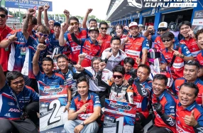 Honda และ นักบิดดาวรุ่งทีมแซทเทิลไลท์ สร้างผลงานเกงโดย “เฟอร์-มิกซ์” ผงาดคว้าแชมป์ NEXZTER BRIC สนามเปิดฤดูกาล