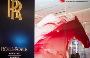 Rolls-Royce เฉลิมฉลองตรุษจีนปีม้าไฟรังสรรค์บูทีคโชว์รูม เชิญชวนลูกค้าเริ่มศักราชใหม่ที่เปี่ยมด้วยพลังแห่งการเคลื่อนไหว