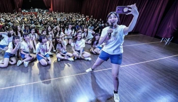 ผู้ใช้ Samsung Galaxy J8 สุดปลื้มได้ฟินกิจกรรม Meet & Greet กับ 16 สาว BNK48