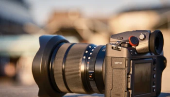 ฟูจิฟิล์ม เผยโฉมกล้องมีเดียมฟอร์แมต “FUJIFILM GFX100 II” พร้อมไลน์อัปเลนส์แบบถอดเปลี่ยนได้รุ่นใหม่จากซีรีส์ GFX