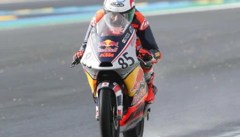 ไม้คิว-เกียรติศักดิ์ นักบิดดาวรุ่งจาก ฮอนด้า เรซซิ่ง ไทยแลนด์ ฟอร์มฮอต คว้าโพเดียมพร้อมเก็บแต้มต่อเนื่อง ในศึก เรดบูล โมโตจีพี รุกกีส์ คัพ 2026