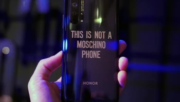 Honor 20 Pro Moschino Edition สมาร์ทโฟนดีไซน์สุดเท่รุ่นพิเศษ วางจำหน่ายแล้ววันนี้
