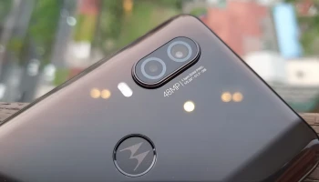 มือถือที่โดดเด่นด้วยหน้าจอ CinematicVision Display พร้อมการอัปเดตที่ยาวนาน