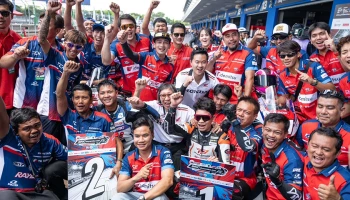 Honda และ นักบิดดาวรุ่งทีมแซทเทิลไลท์ สร้างผลงานเกงโดย “เฟอร์-มิกซ์” ผงาดคว้าแชมป์ NEXZTER BRIC สนามเปิดฤดูกาล