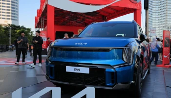 KIA สานต่อแคมเปญ “Inspiration Connects Us All” ตอกย้ำพลังความเป็นหนึ่งเดียวของผู้คนทั่วโลกผ่านมหกรรมกีฬาระดับโลก ในงาน FIFA World Cup™ Trophy Tour by Coca-Cola ในฐานะ Mobility Partner กับ FIFA