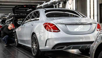 Mercedes-Benz ยอดขายทั่วโลกแซงหน้า BMW ในครึ่งปีแรก 2016