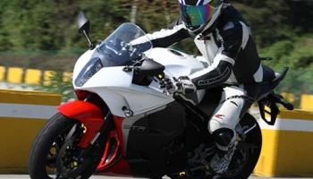 Hyosung GT650R Sportbike ตัวเจ็บจากแดนโสม