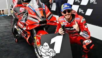 Bagnaia พลิกแซงคู่หู KTM พร้อมทวงตำแหน่งจ่าฝูงคะแนนสะสมได้ใน Gran Premio MotoGP™ Guru by Gryfyn de España