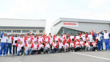 Honda จัดกิจกรรมส่งเสริมการขับขี่ปลอดภัยให้กับผู้ใช้รถจักรยานยนต์ในพื้นที่ลาดกระบังในโครงการ "ชุมชนปลอดภัย"