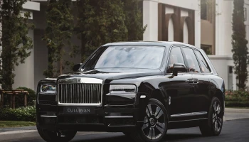 โรลส์-รอยซ์ Rolls-Royce-Cullinan SUV-ปี 2023