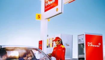 Shell แนะนำ V-Power สูตรใหม่ น้ำมันเชื้อเพลิงเกรดพรีเมียมเพื่อการเผาไหม้สะอาดหมดจด พลังแรง แซงมั่นใจ ลูกค้าทั่วไทยมั่นใจการันตีด้วยยอดขายอันดับหนึ่ง