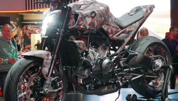 Honda เผยโฉมจักรยานยนต์ต้นแบบ V3R 900 E-Compressor Prototype ภายในงาน EICMA 2025