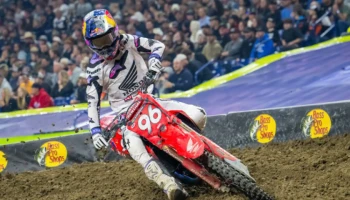 ฮันเตอร์ ลอว์เรนซ์ บิด Honda CRF450R คว้าชัย Triple Crown ศึก AMA SX 2026 สนามที่ 9 ครองอันดับ 1 แชมเปี้ยนชิพต่อเนื่อง