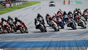 NEXZTER BRIC Superbike สนามเปิดฤดูกาล ฮาลั่นแทร็ก! เมื่อ ตั๊ก บริบูรณ์, บอล-นุ้ย เชิญยิ้ม ป่วนพิตวอล์ค ชวนเชียร์ กระทบไหล่นักบิด 21 มิ.ย.นี้