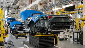 Maserati เฉลิมฉลอง ในโอกาสที่ GranTurismo และ GranCabrio กลับมาผลิตที่โรงงานประวัติศาสตร์ Viale Ciro Menotti