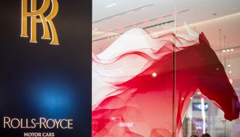 Rolls-Royce เฉลิมฉลองตรุษจีนปีม้าไฟรังสรรค์บูทีคโชว์รูม เชิญชวนลูกค้าเริ่มศักราชใหม่ที่เปี่ยมด้วยพลังแห่งการเคลื่อนไหว