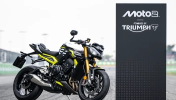 Triumph เผยโฉมรถจักรยานยนต์รุ่นพิเศษสำหรับรางวัล Triumph Triple Trophy พร้อมประกาศโครงการทดสอบเชื้อเพลิงเพื่อความยั่งยืนในการแข่งขัน Moto2
