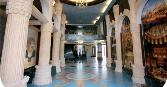 รูปภาพ ฌ็องเซลิเซ่ ติวานนท์