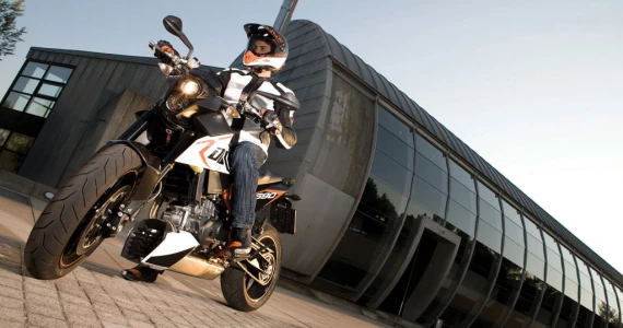 รูปภาพ เคทีเอ็ม KTM 690 Duke R ปี 2010