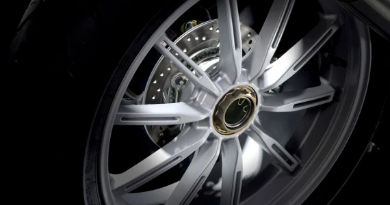 รูปภาพ เอ็มวี ออกุสต้า MV Agusta Brutale 1090 R ปี 2013