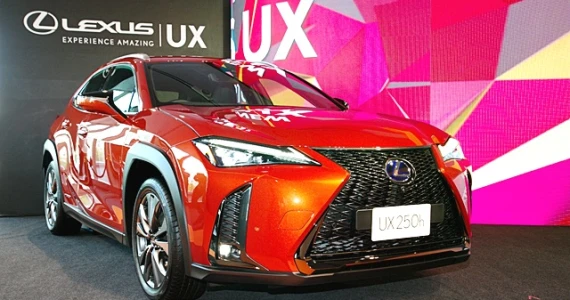 รูปภาพ เลกซัส Lexus UX 250h F-Sport AWD ปี 2019