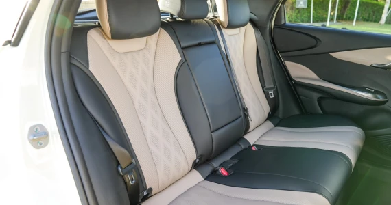 รูปภาพ บีวายดี BYD Dolphin Standard Range ปี 2023