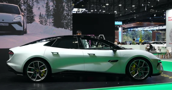 รูปภาพ โลตัส Lotus Emeya 900 SPORT CARBON ปี 2026